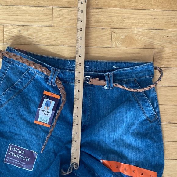 🔴 2 for $25 Gloria, Vanderbilt shorts size 16 - Picture 11 of 13